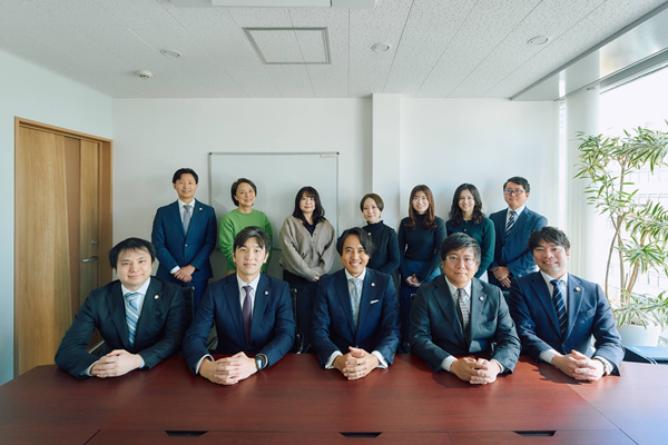 弁護士法人ダーウィン法律事務所 代表岡本 裕明（おかもと ひろあき）